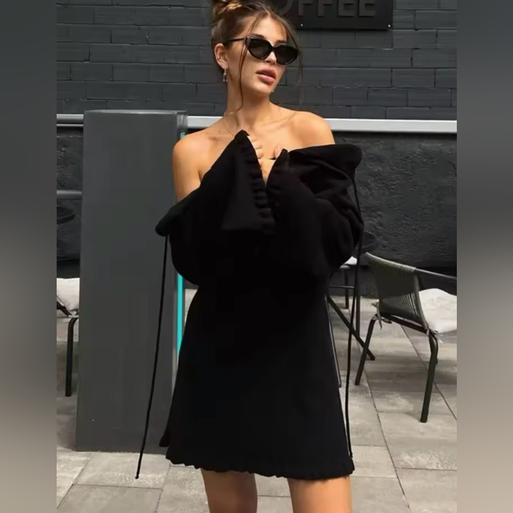 OPEN BACK LONG SLEEVE MINI DRESS